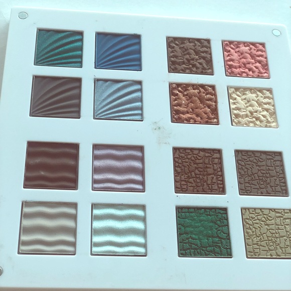 Sephora Pantone Universe Eye Shadow Palette 🎨 - Picture 4 of 5
